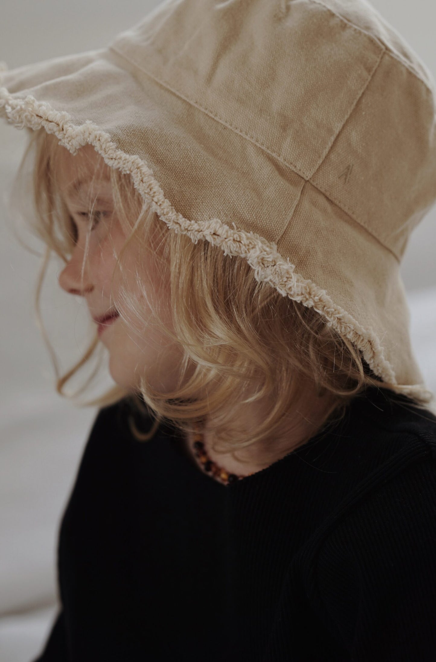 BUCKET HAT