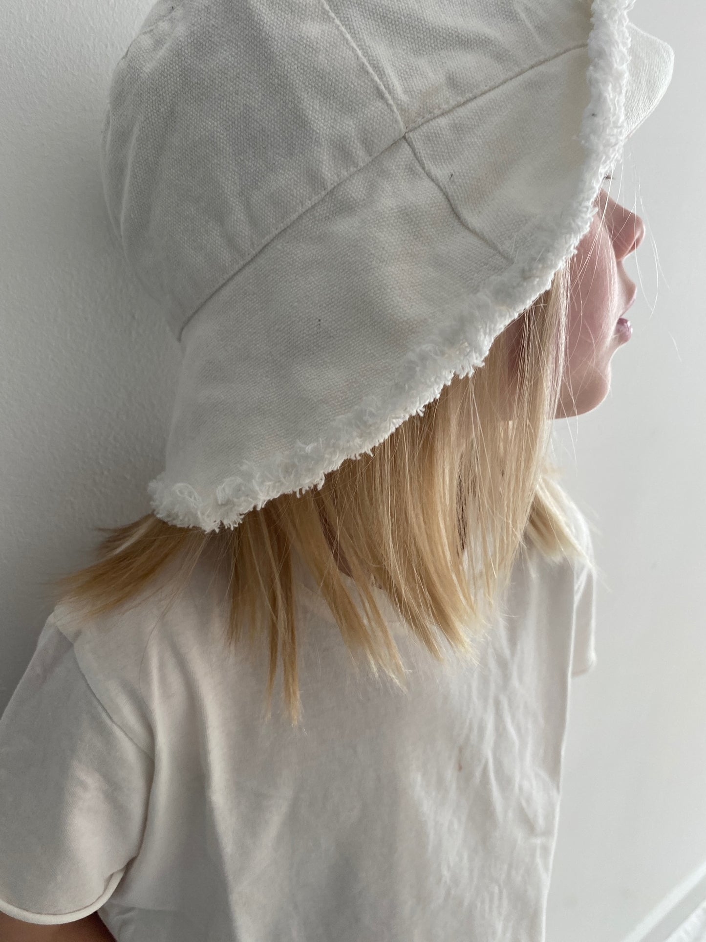 BUCKET HAT